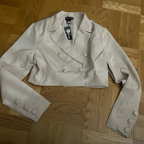 PRETTYLITTLETHING Cropped Double Button Blazer USA Size 8 NWT - Picture 4 of 5
